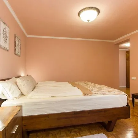 Hotel Little Sunny House 2 3*